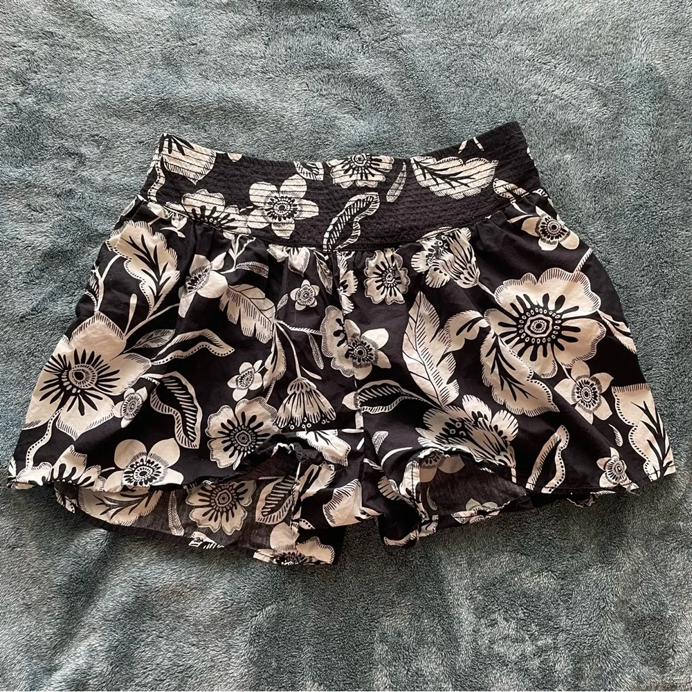 Maeve by Anthropologie Escape Floral Shorts‎ size 2 100% cotton